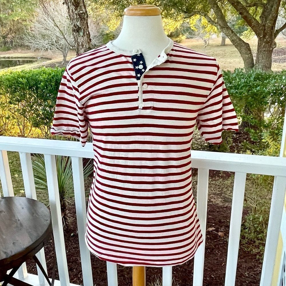 Hudson & Barrow American Flag Striped Henley Shirt. Size Large.